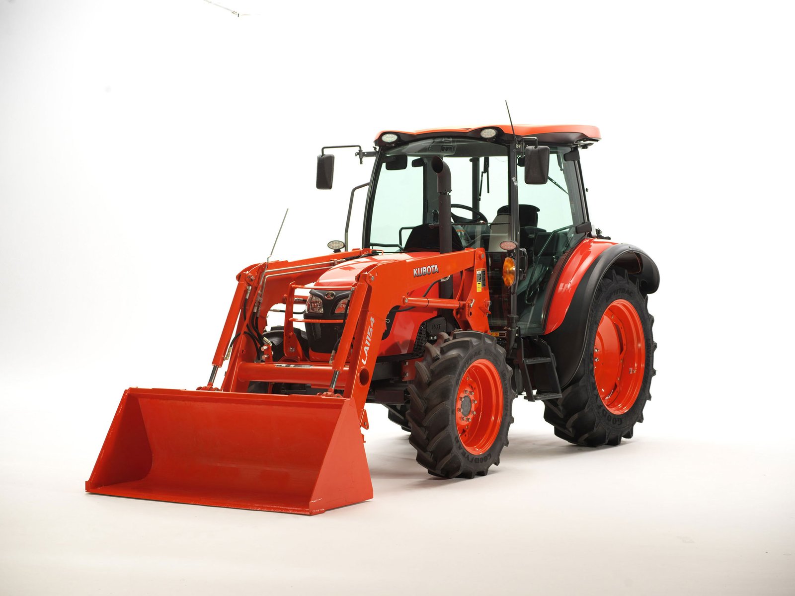Kubota M4-071 tractor